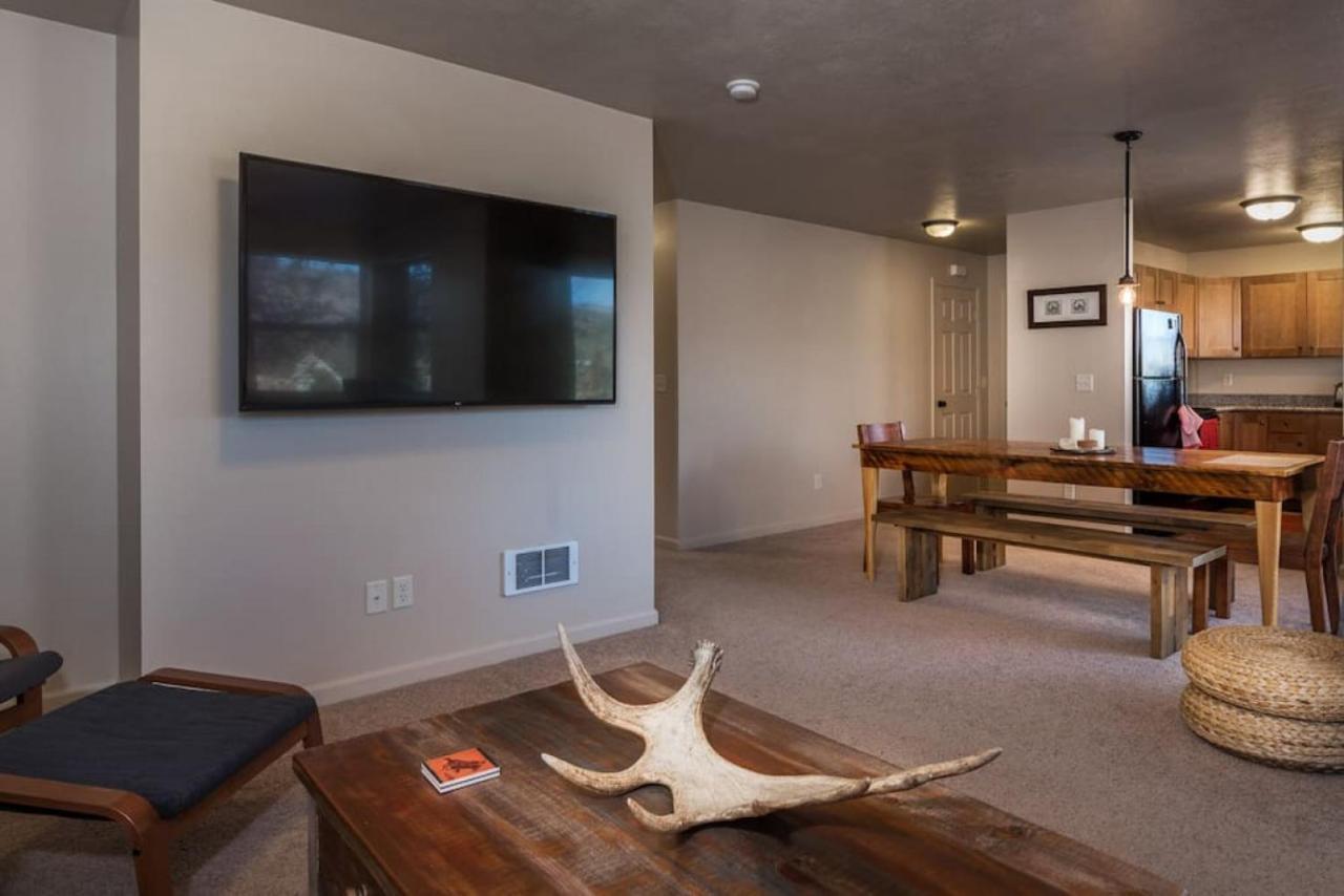 2 Bedroom Upstairs Condo With Ac In Victor, Id Eksteriør billede